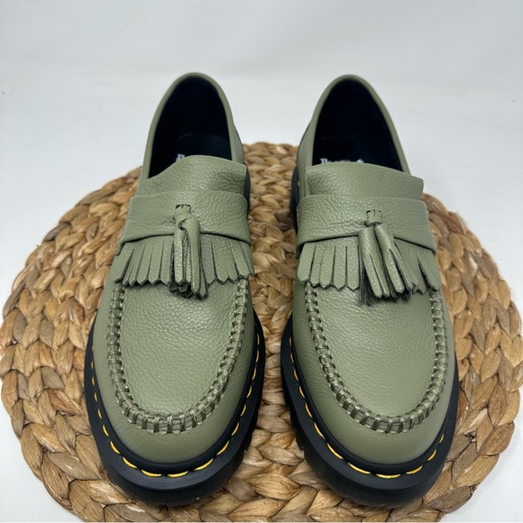 DR MARTEN Adrian Loafers Leather Tassel Khaki Green Size 9 Women's - Picture 6 of 9